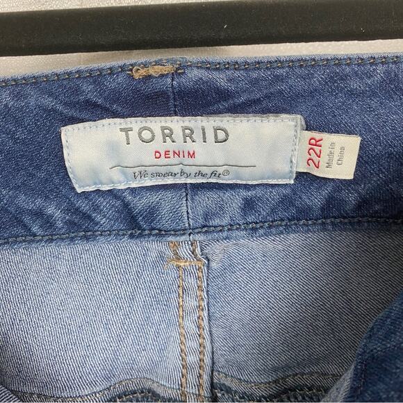Torrid Medium Wash Raw Hem Jeggings Sz.22R - Picture 9 of 16